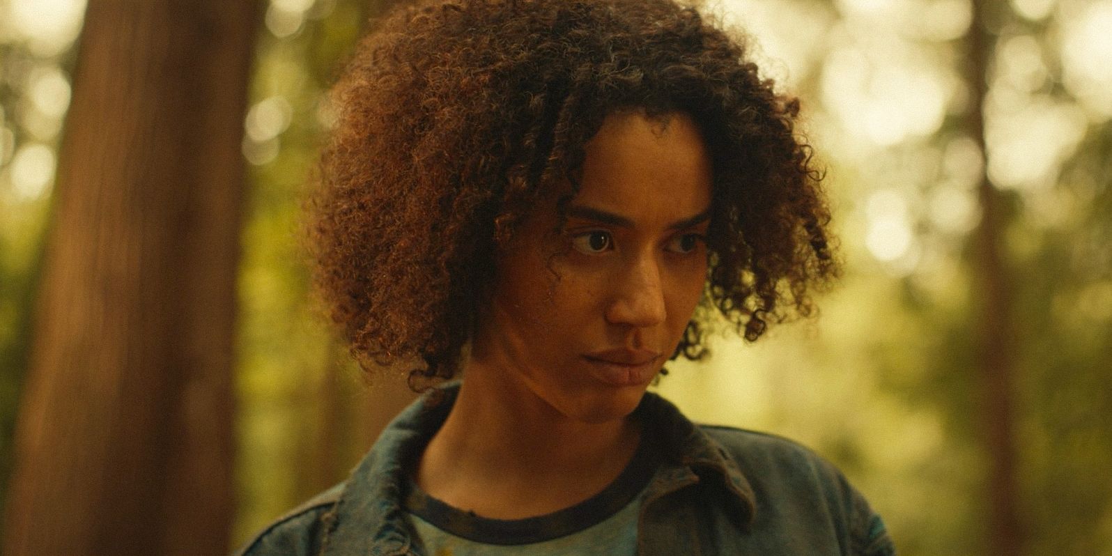 Teen Taissa (Jasmin Savoy Brown) lost in her thoughts in Yellowjackets Season 3 Episode 8