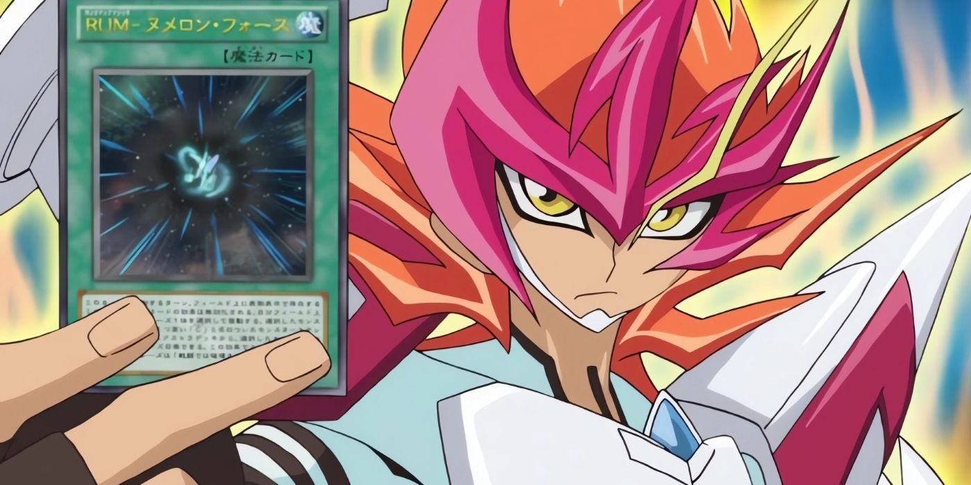 Yuma evolves a card by using his Shining Evolution skill.