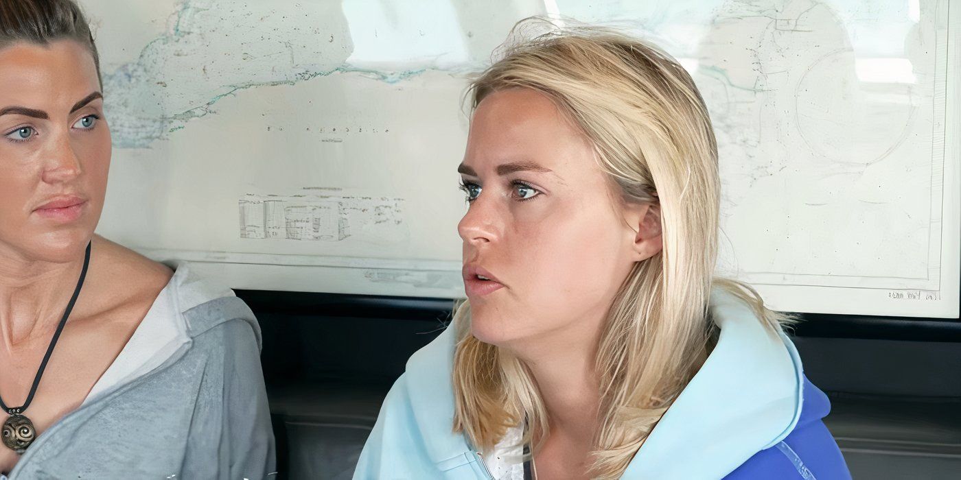 Below Deck Down Under's Alesia Harris and Lara Rigby sitting next to each other in the captain's quarters