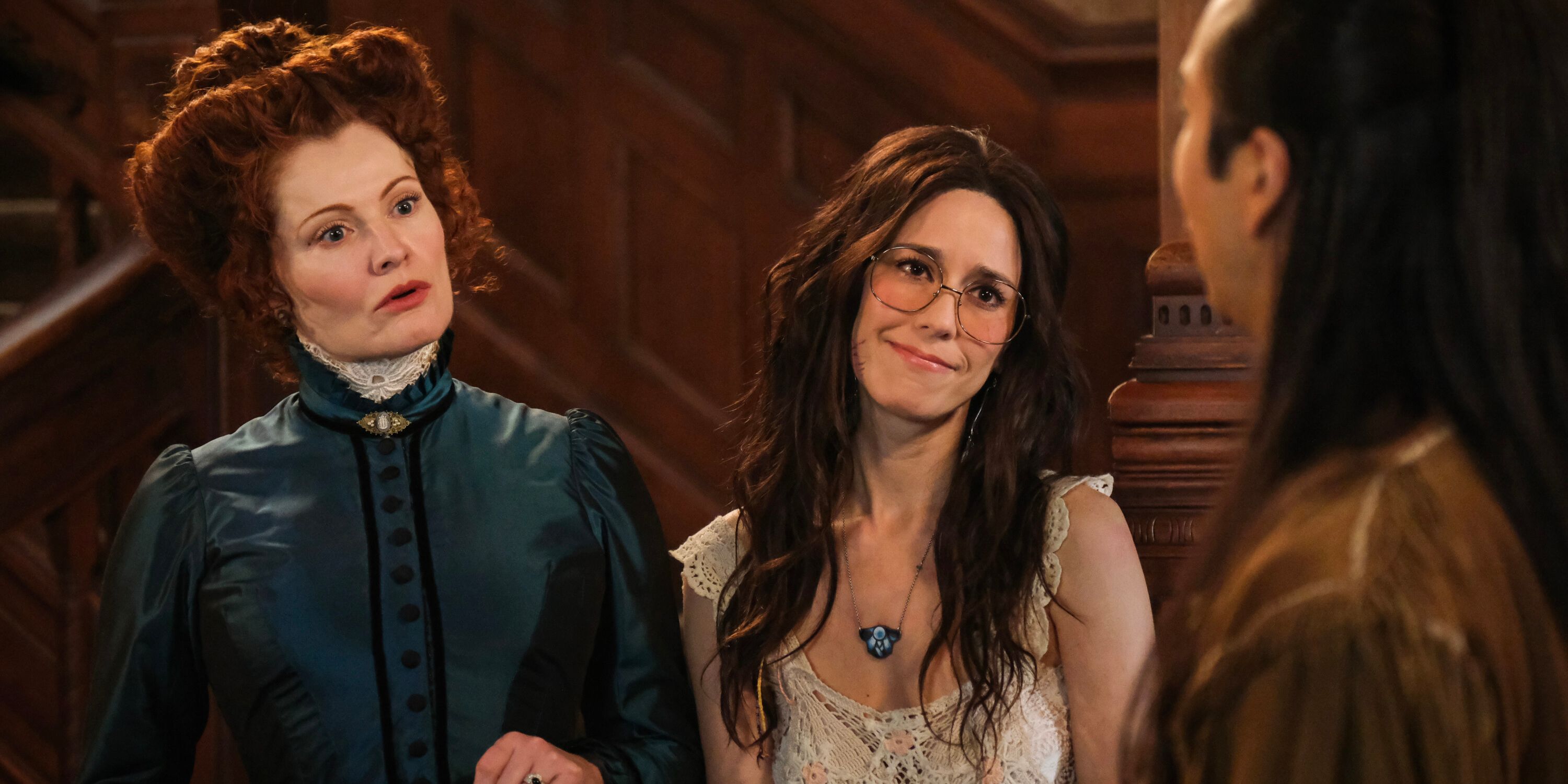 Hetty standing next to Flower and looking at Sas