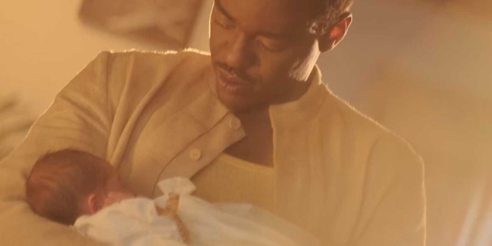 Fifteen holding Baby Belinda in Doctor Who