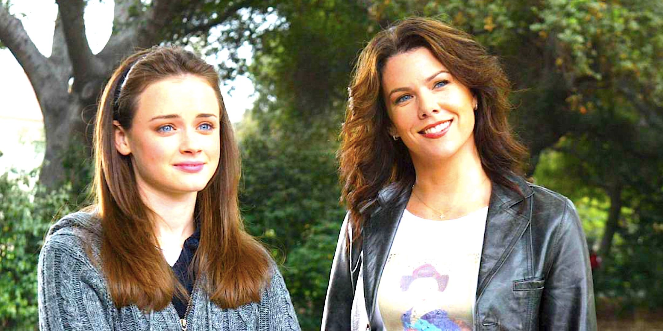 Alexis Bledel&rsquo;s Rory and Lauren Graham&rsquo;s Lorelai stand on the street smiling in Gilmore Girls