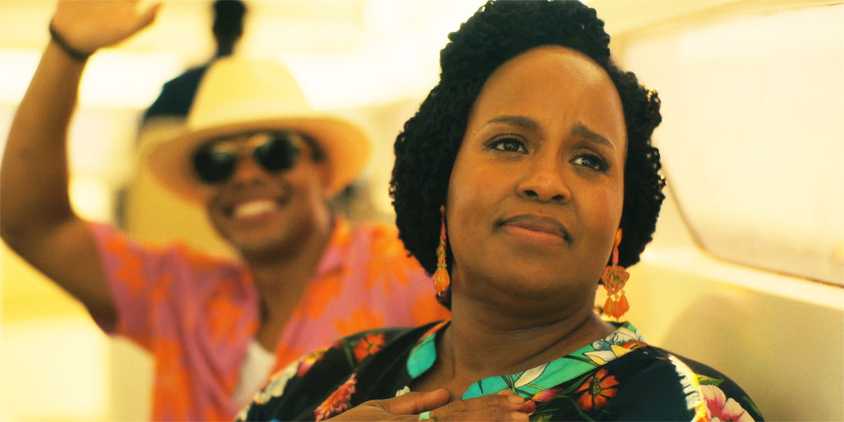 Belinda waving goodbye to Pornchai in The White Lotus season 3 finale