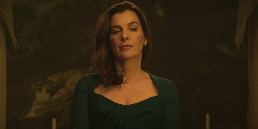 Vanessa (Ayelet Zurer) smirking as she raises an eyebrow in Daredevil: Born Again Season 1 Ep 7