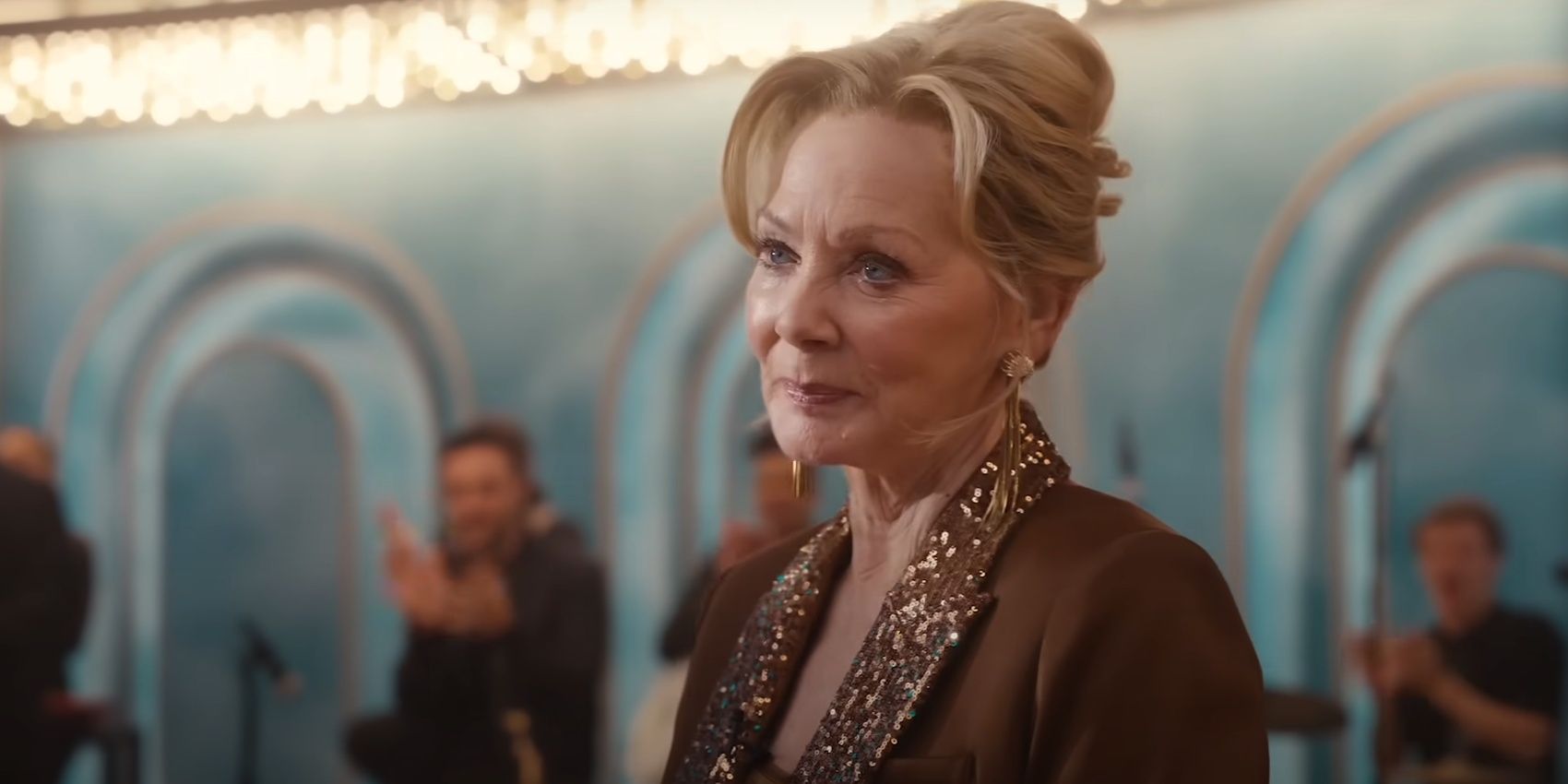 Deborah does her late-night show in Hacks season 4