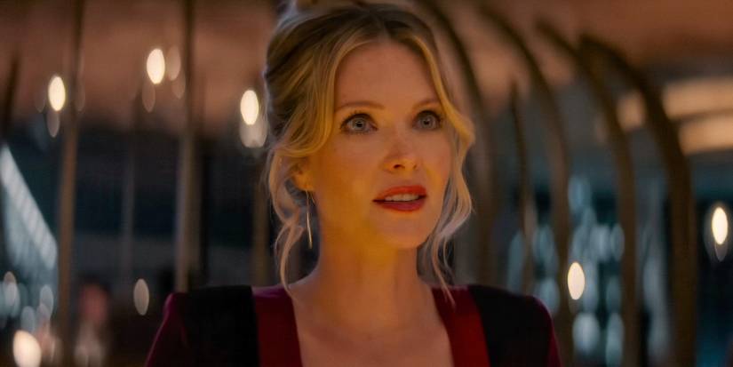 Violet (Meghann Fahy) motionless in Drop