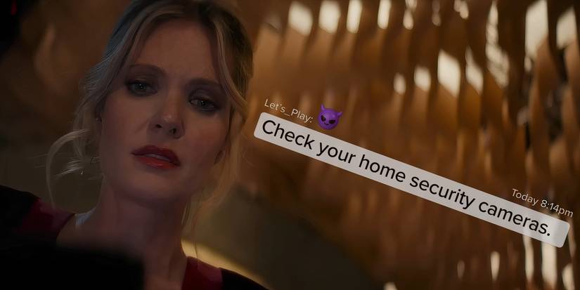 Violet reading a text in Drop