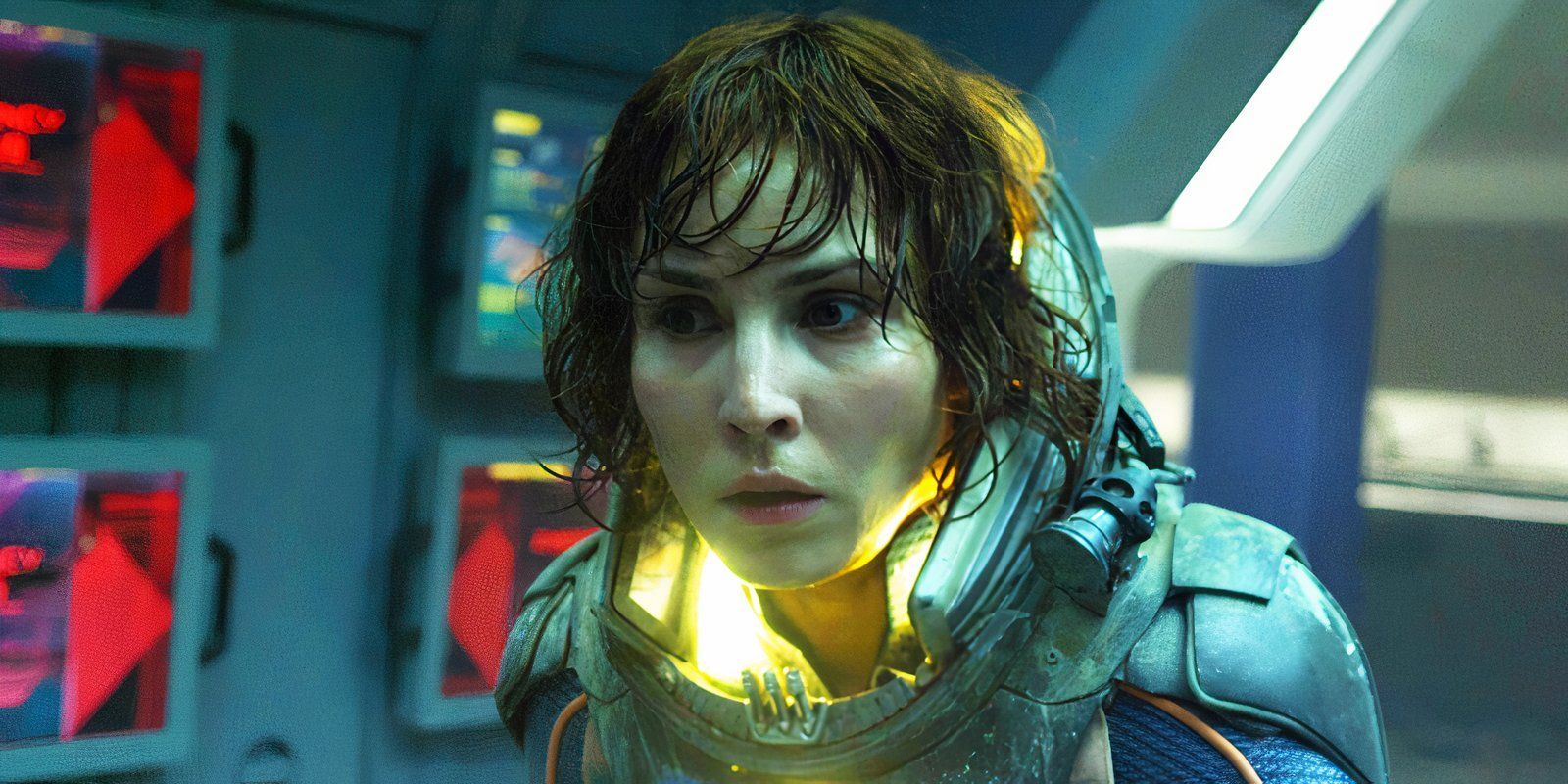 Noomi Rapace as Elizabeth Shaw looking worried in Prometheus