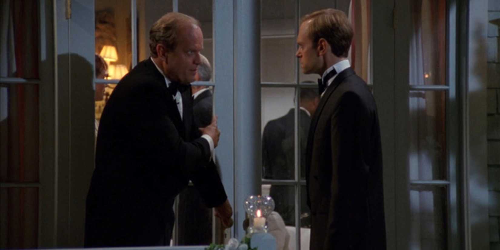 Frasier and Niles bicker about a dead seal in Frasier