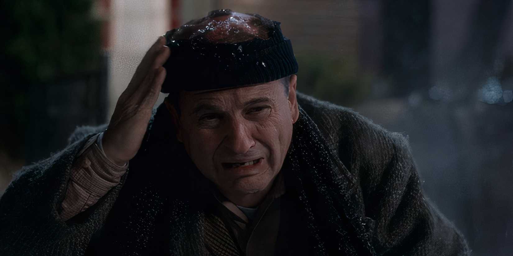 Joe Pesci as Harry in Home Alone