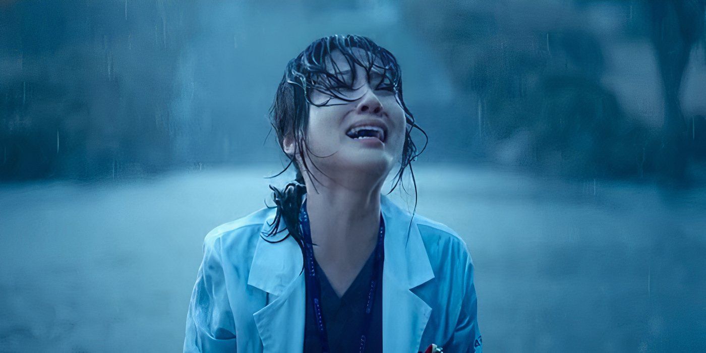 Se-ok cries in the rain in Hyper Knife season 1.