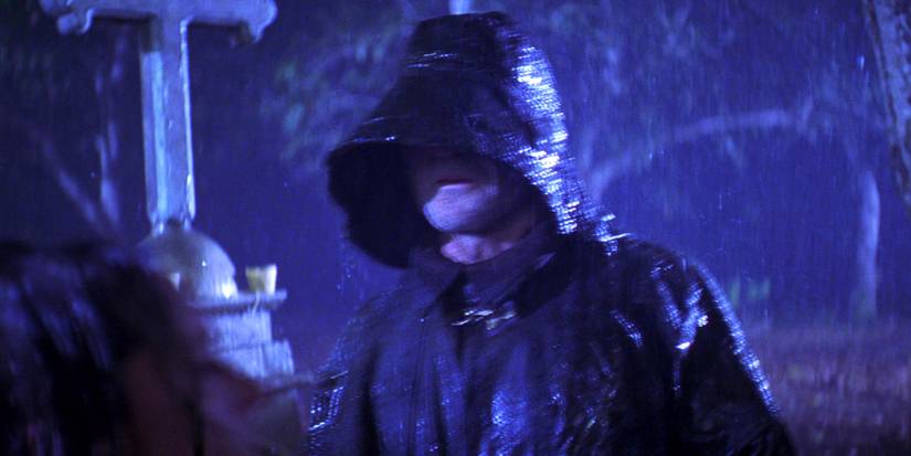 I Still Know What You Did Last Summer Ben Willis as the fisherman in the rain