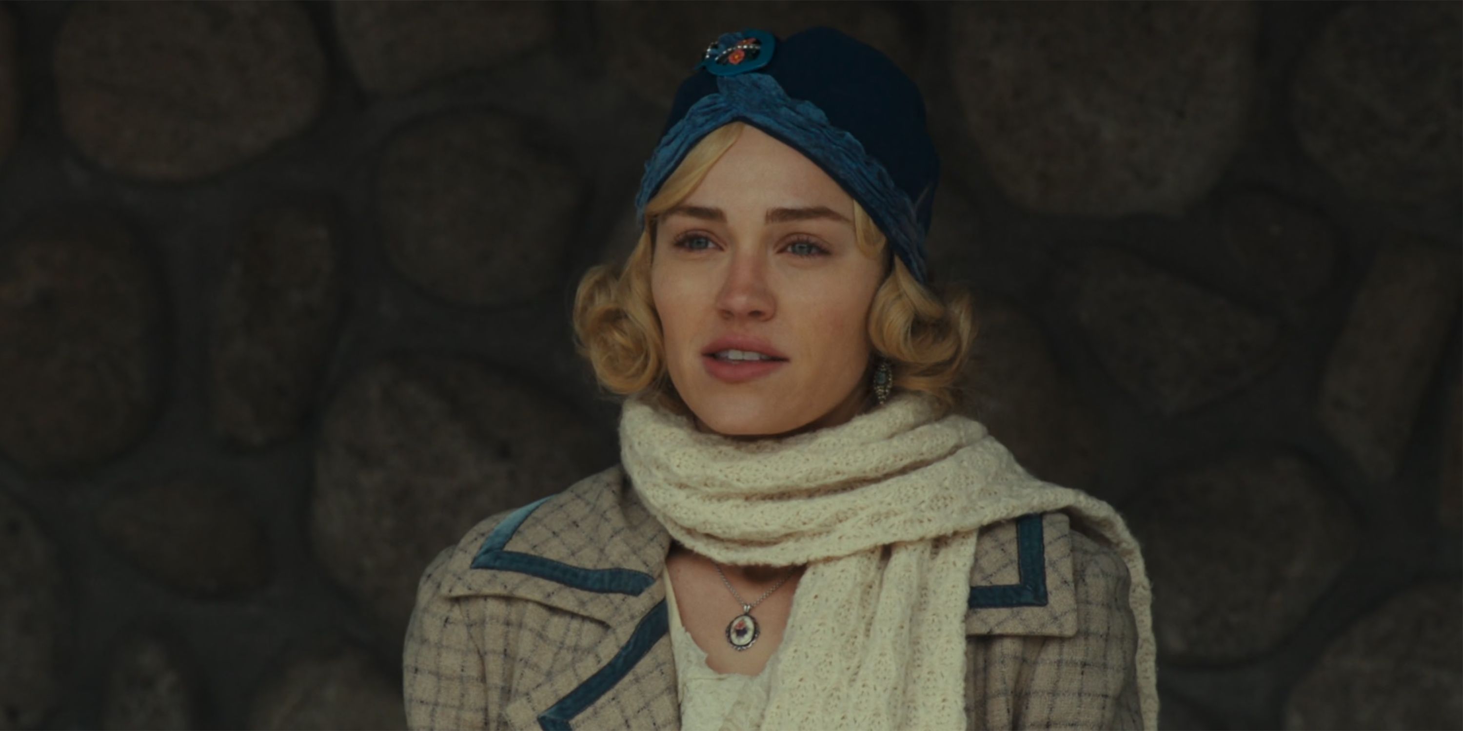 Liz Dutton ready to leave in 1923 season 2 episode 7