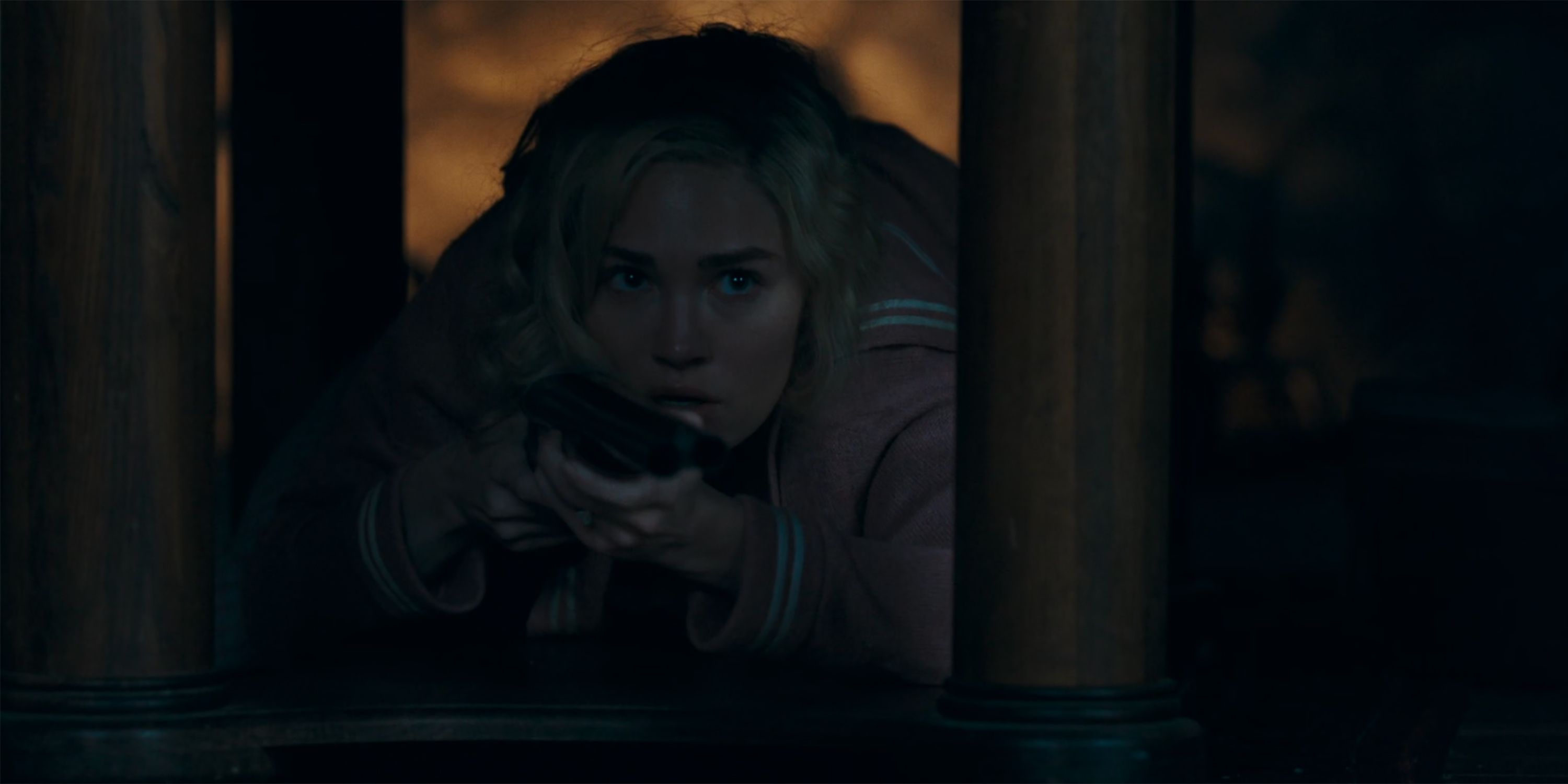Liz with gun in 1923 season 2 episode 7