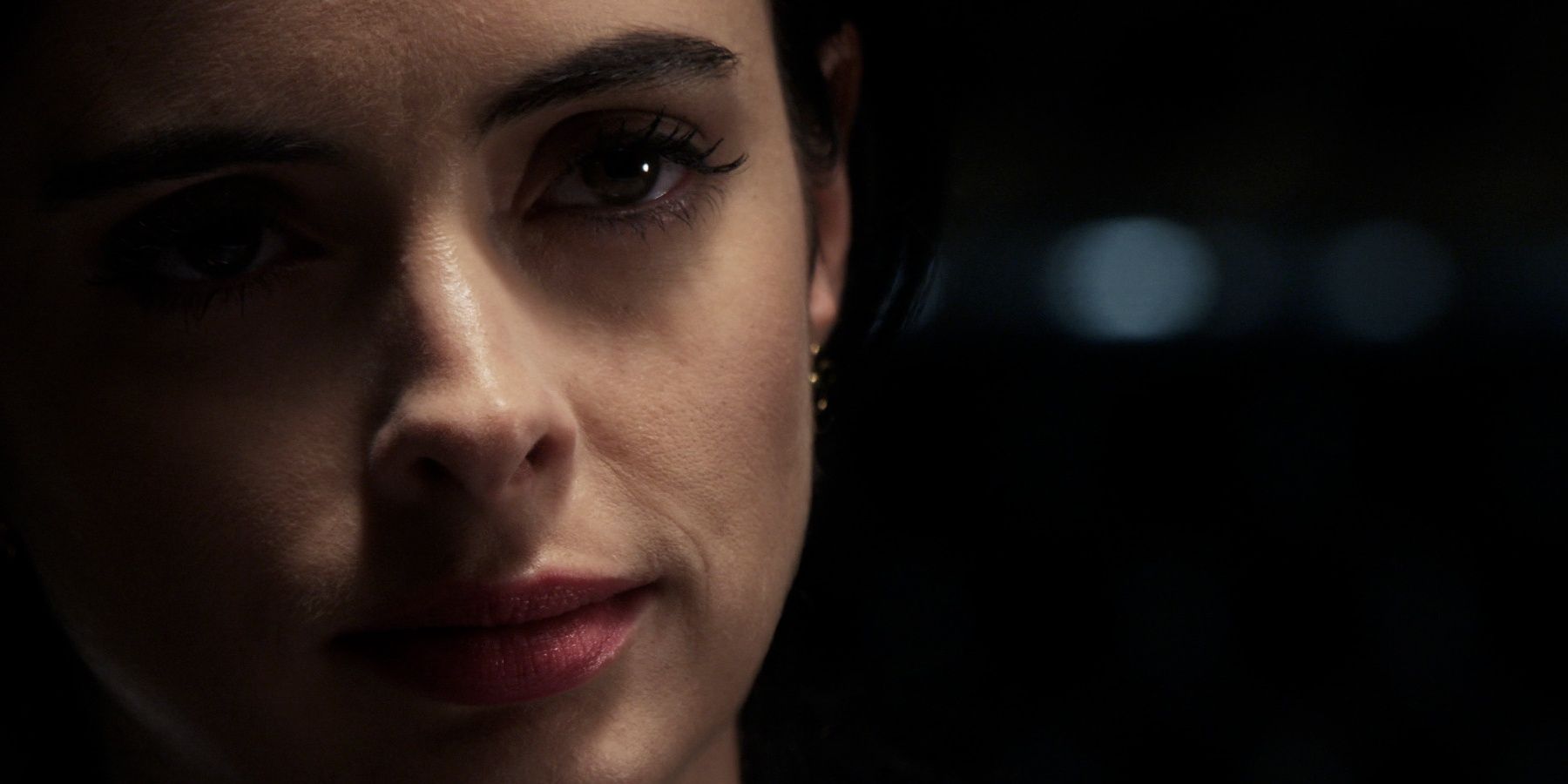 Krysen Ritter as Lord Baltimore looking ominous in The Blacklist