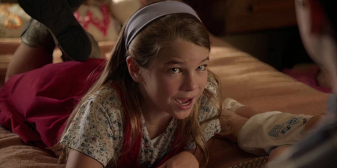 Missy Cooper lying on the bed and talking in Young Sheldon