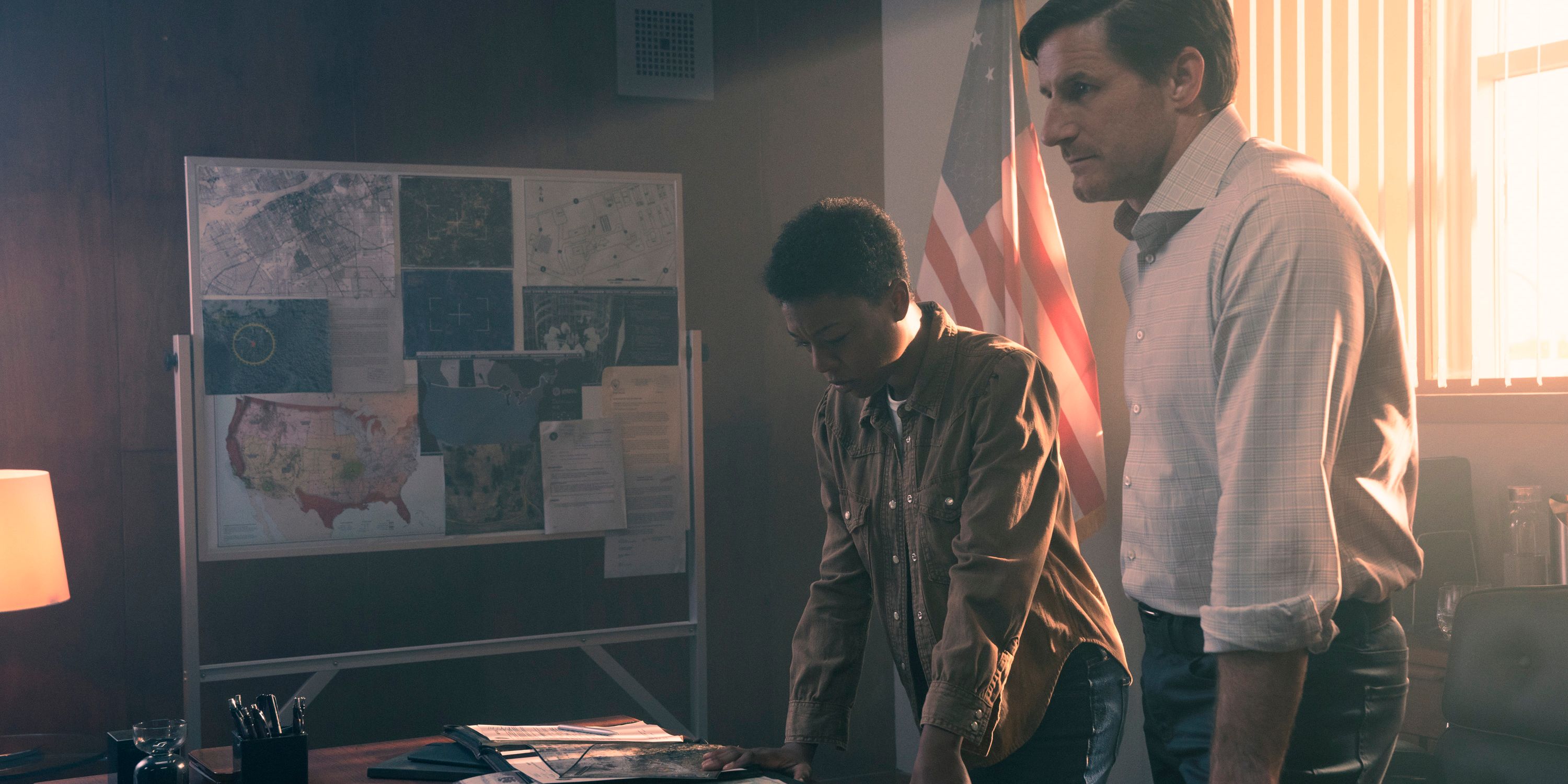 Moira &amp; Mark in The Handmaid&rsquo;s Tale season 6