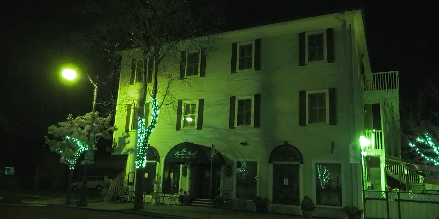 Outside of the Union Hotel at night in Ghost Adventures