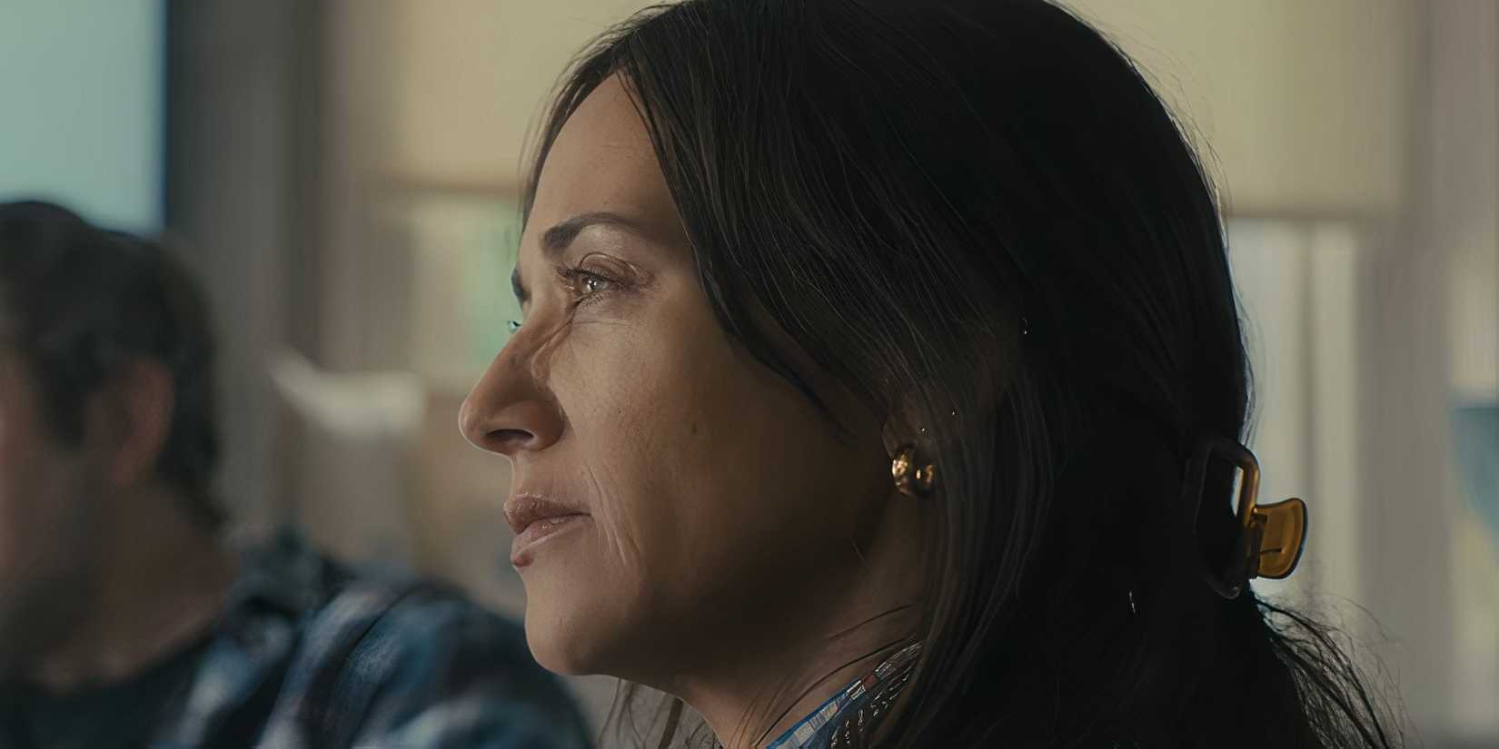 Rashida Jones as Amanda looking angry in Black Mirror season 7 episode 1