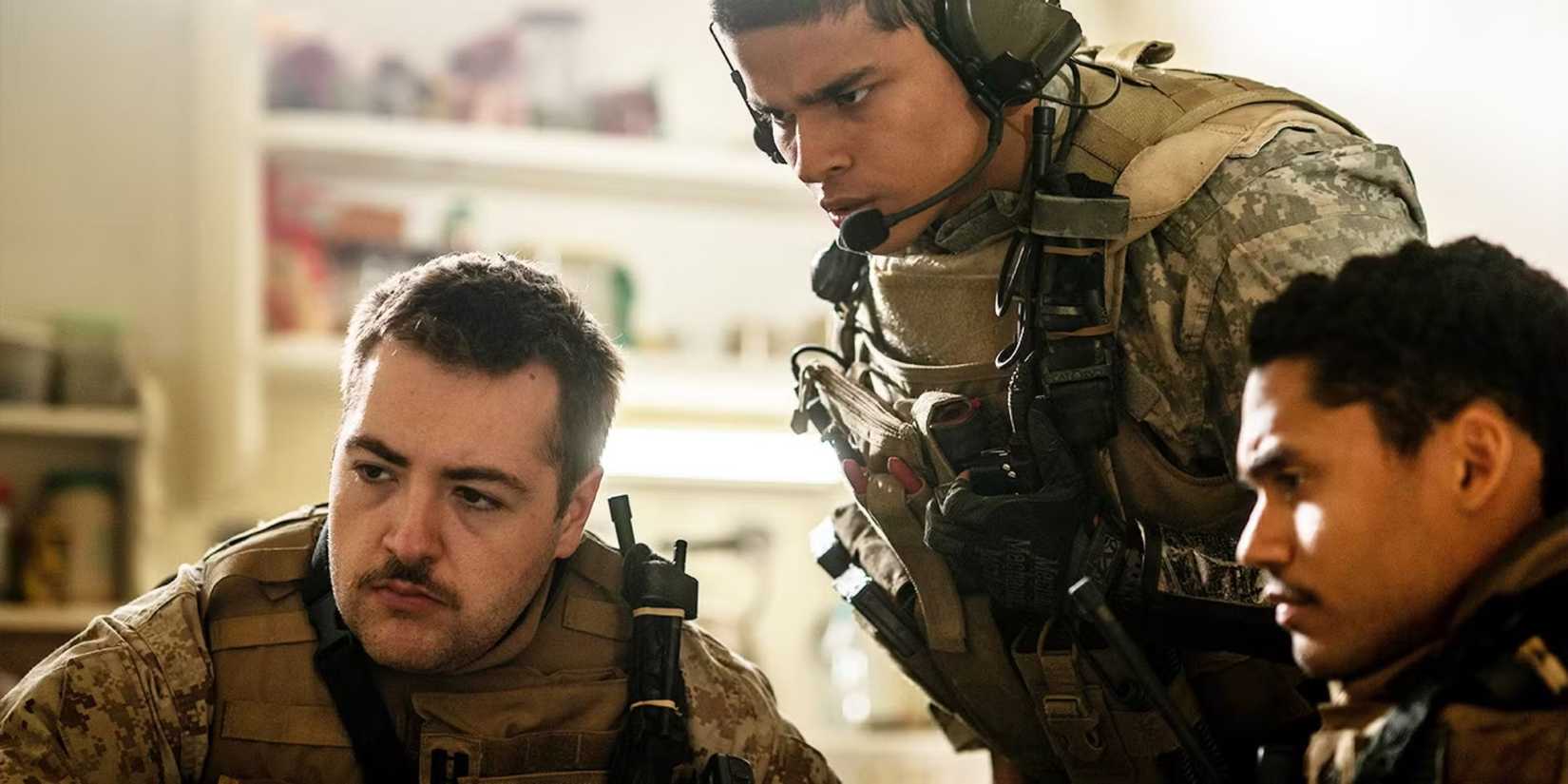 D'Pharaoh Woon-A-Tai, Michael Gandolfini and Charles Melton as Ray Mendoza, Lt. McDonald and Jake in Warfare