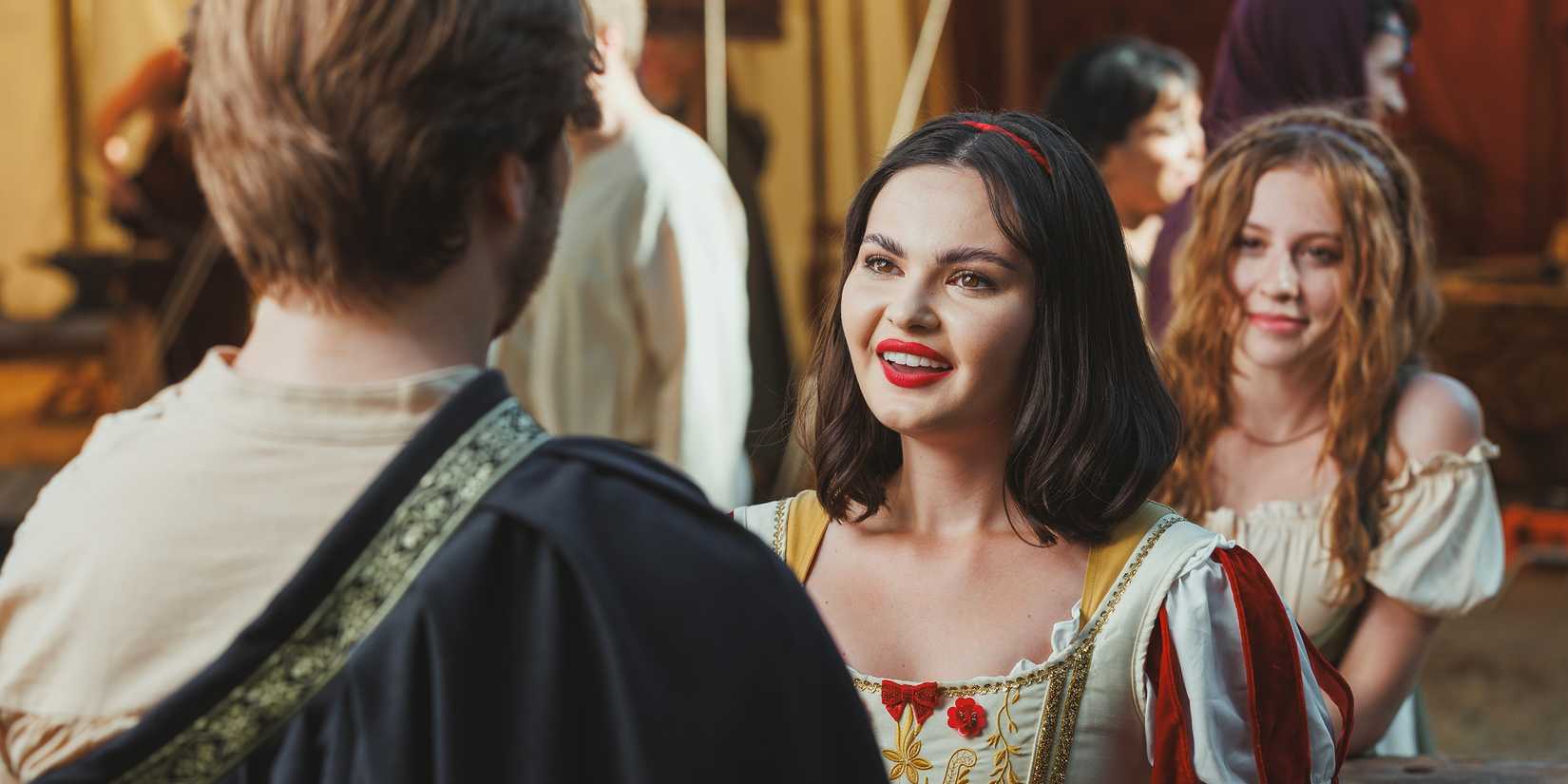 Snow White with Yvonne talking to prince in The Death of Snow White