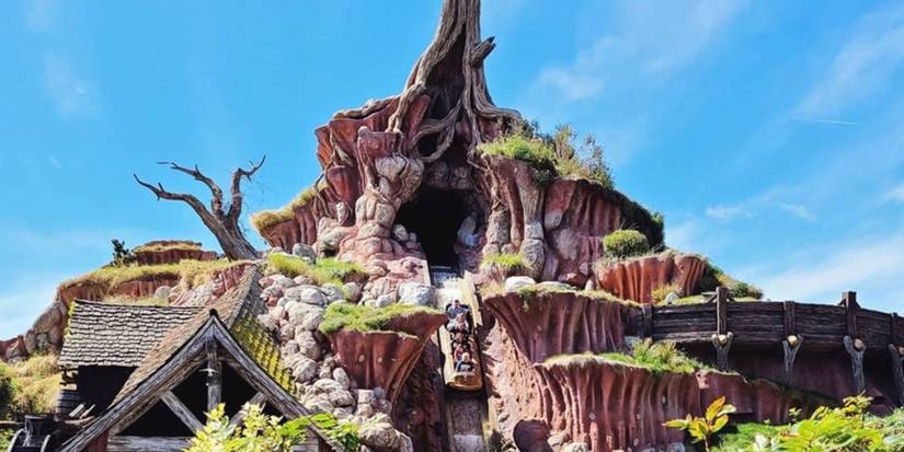 Splash Mountain at Disney World with log flume going down