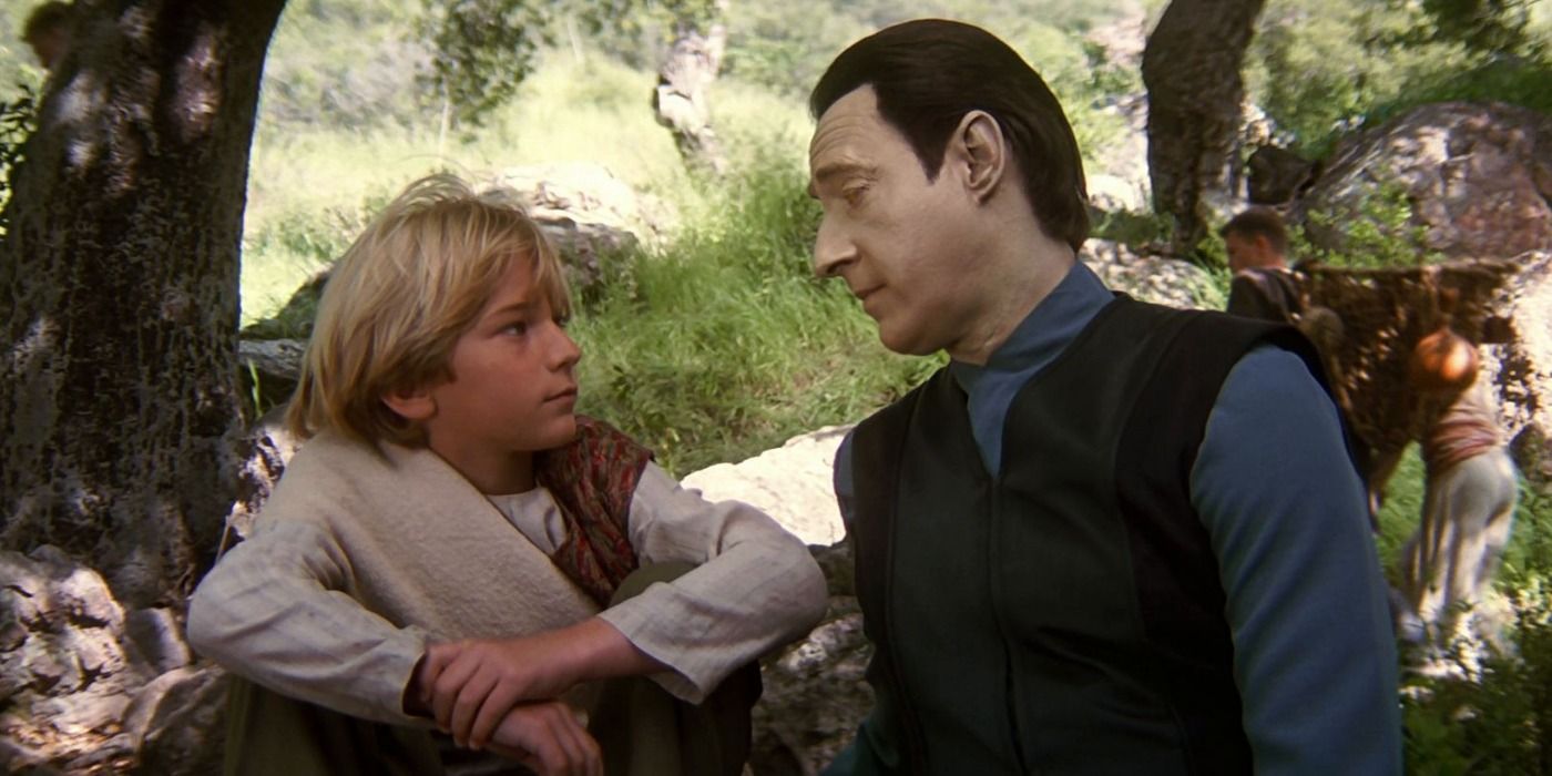 Data talks to Artim in Star Trek: Insurrection