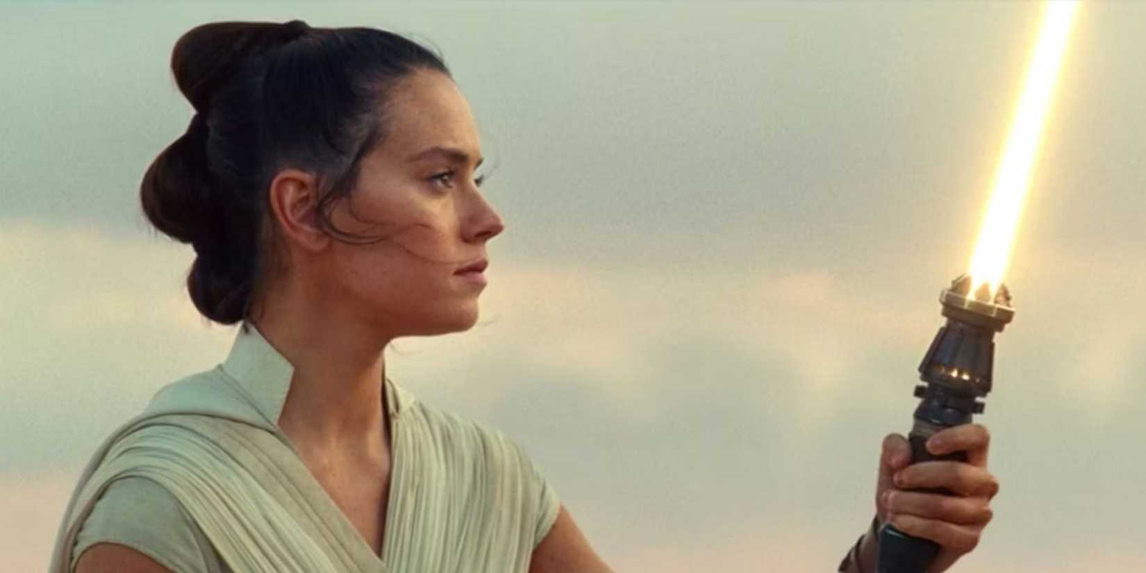 Star Wars The Rise of Skywalker Rey With Yellow Lightsaber