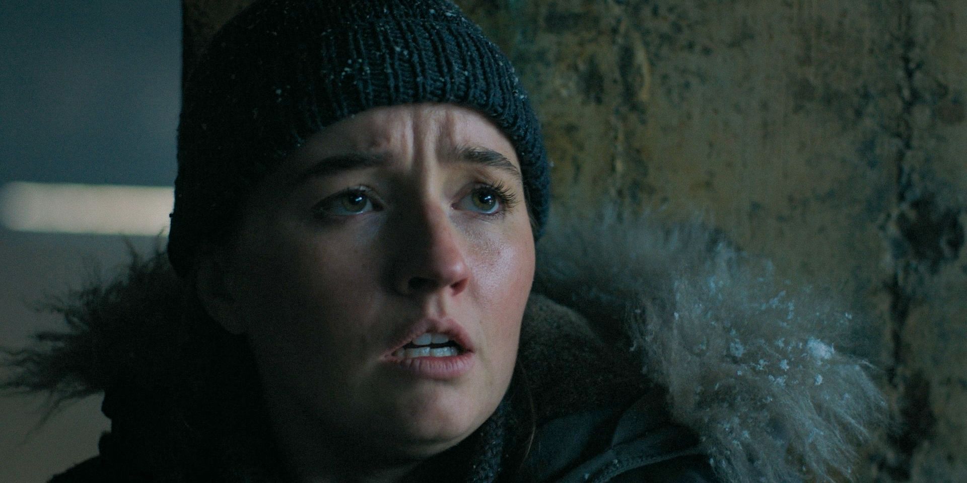 Abby Anderson (Kaitlyn Dever) with a tired and scared expression in The Last of Us Season 2 Ep 2