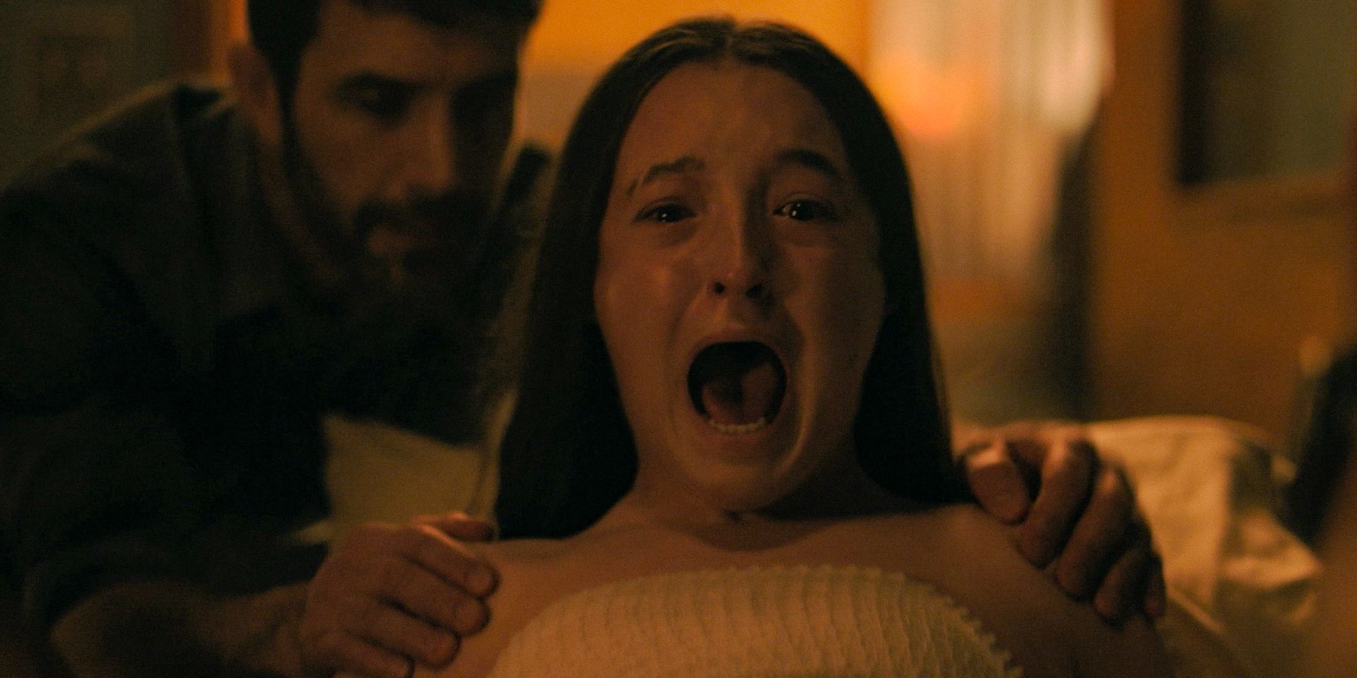 Ellie Williams (Bella Ramsey) screaming heartbreakingly in The Last of Us Season 2 Ep 3
