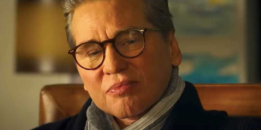 Val Kilmer's Iceman sits at a desk in Top Gun: Maverick