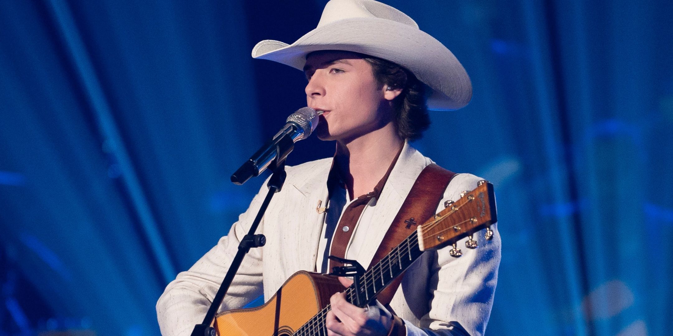 American Idol's John Foster Reveals If He Saw Winner's Name On Ryan  Seacrest's Card Before Announcement