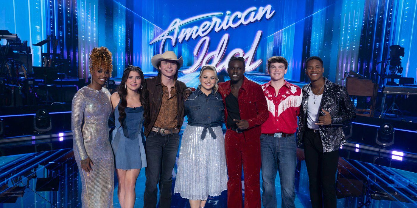 American Idol Season 23 Top 7 Contestants Posing Together