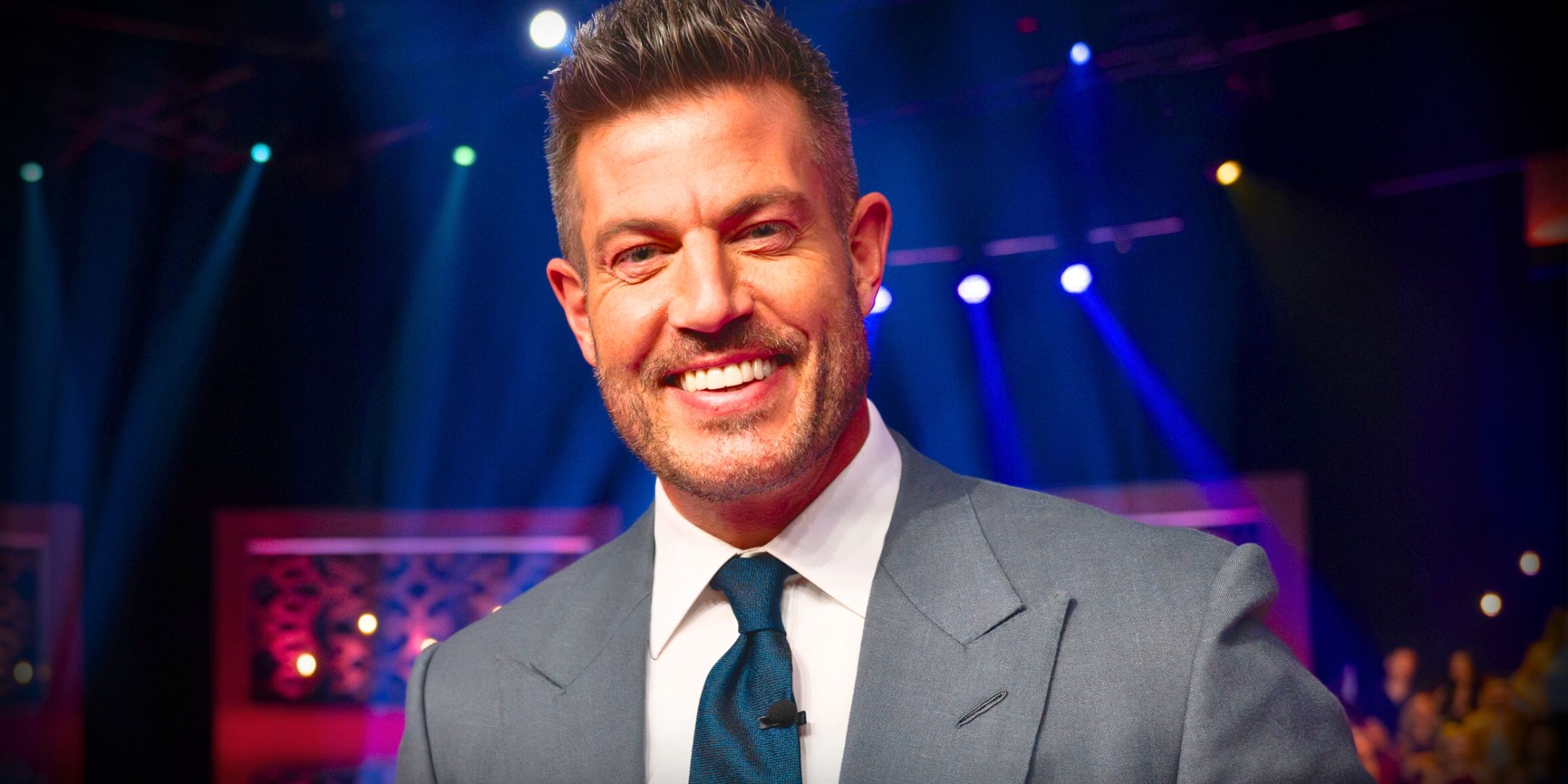 Bachelor host Jesse Palmer smiles at the camera