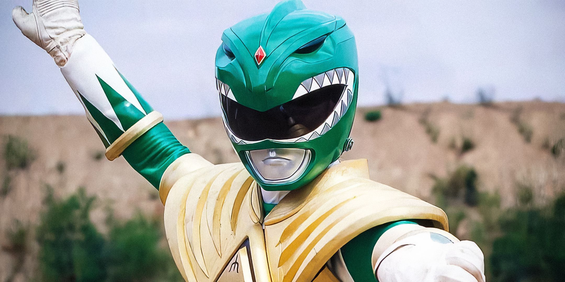 The Green Ranger in fight stance in Mighty Morphin Power Rangers