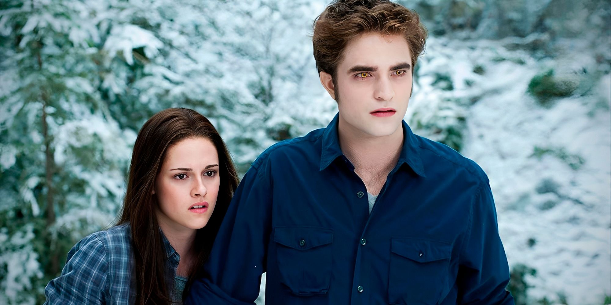Robert Pattinson as Edward &amp; Kristen Stewart as Bella in The Twilight Saga: Eclipse