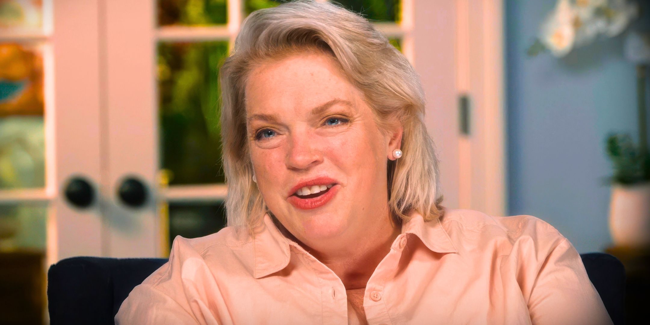Sister Wives’ Janelle Brown smiles
