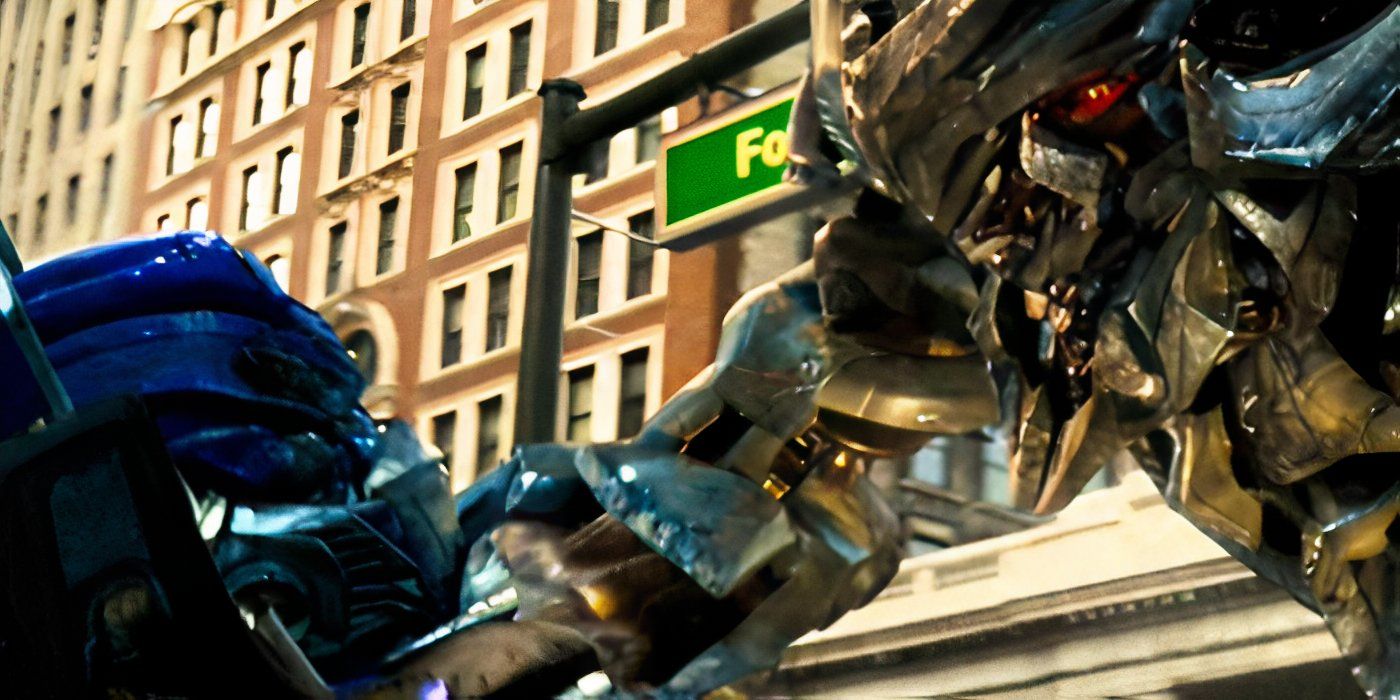 Optimus Prime fights Megatron in Transformers