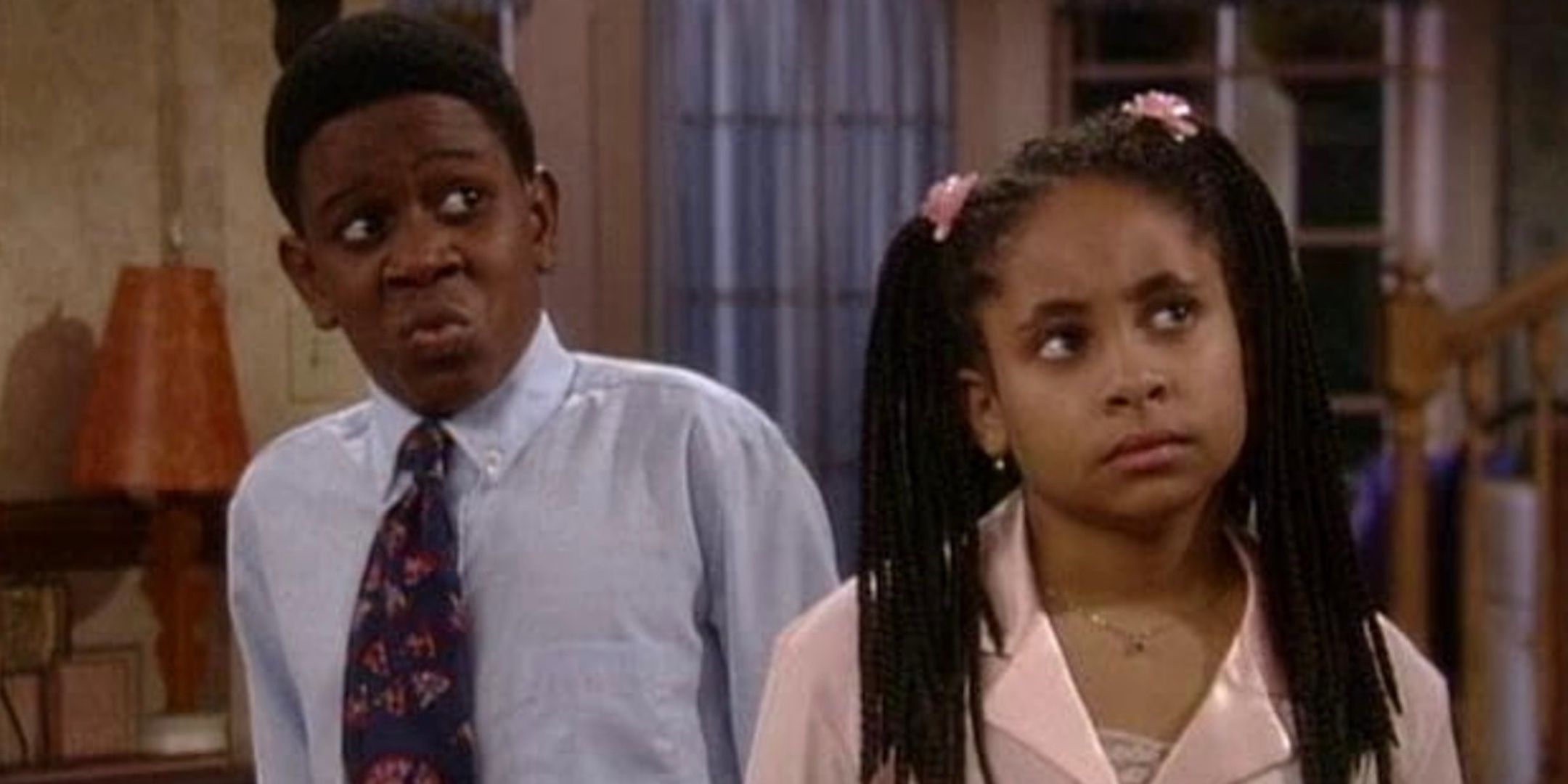 Raven-Symoné and Marquise Wilson in Hangin' with Mr. Cooper. 