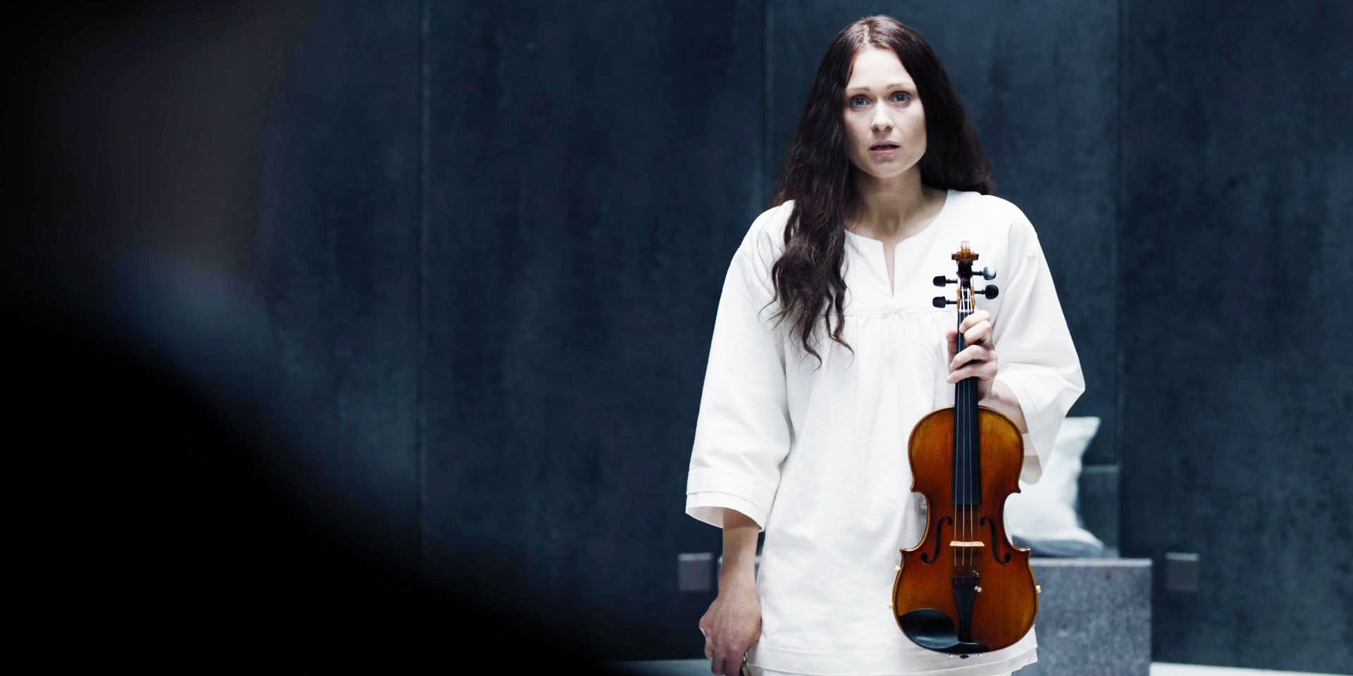 Sherlock season 4 finale Eurus Holmes holding her violin