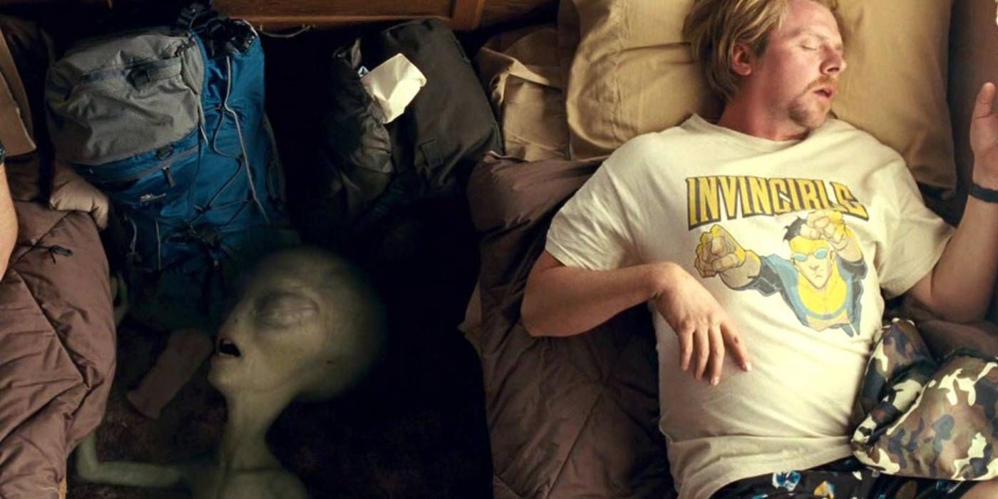 Simon Pegg as Graeme wearing Invincible shirt in Paul