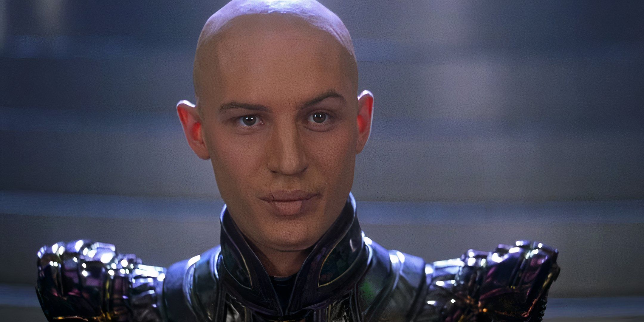 Shinzon smirks while looking on in Star Trek: Nemesis