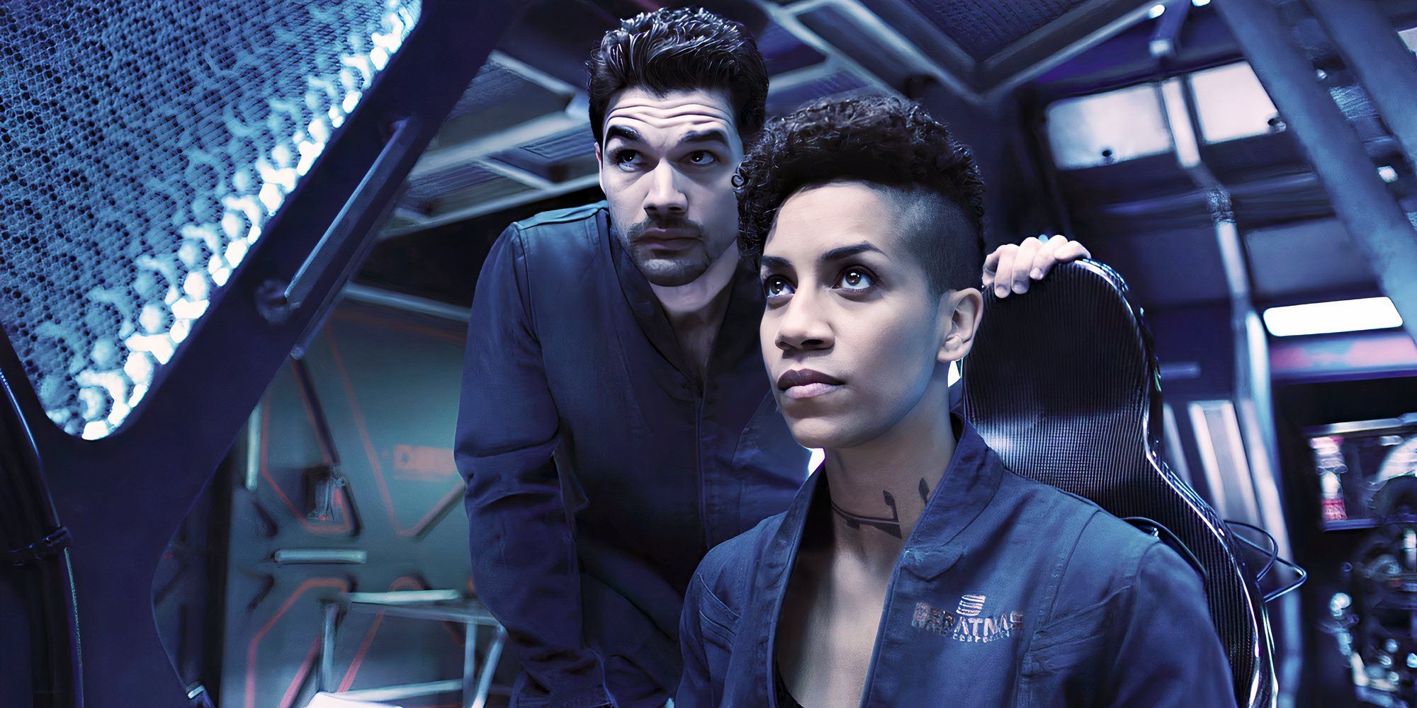 Dominique Tipper as Naomi Nagata and Steven Strait as James Holden in The Expanse