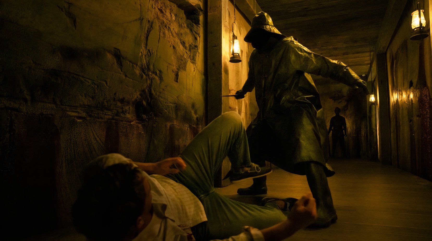 The Fisherman attacks a victim in I Know What You Did Last Summer