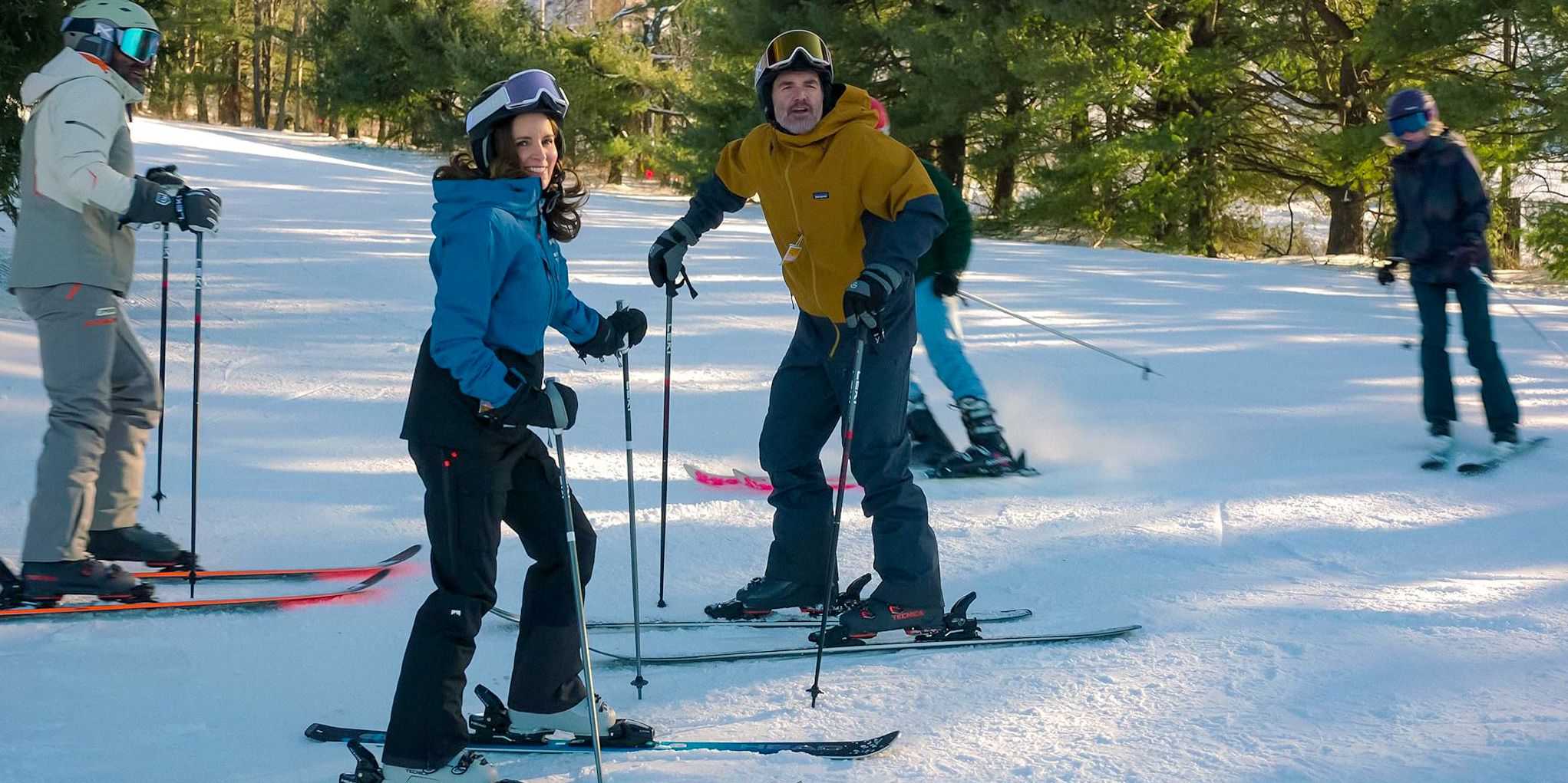 Kate (Tina Fey) and Jack (Will Forte) trying to ski in the snow in The Four Seasons Season 1