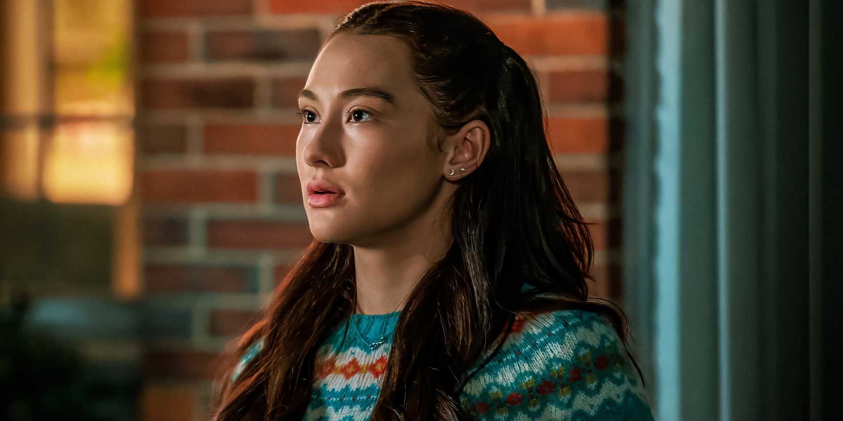 Lola Tung as Belly Conklin looking confused in The Summer I Turned Pretty