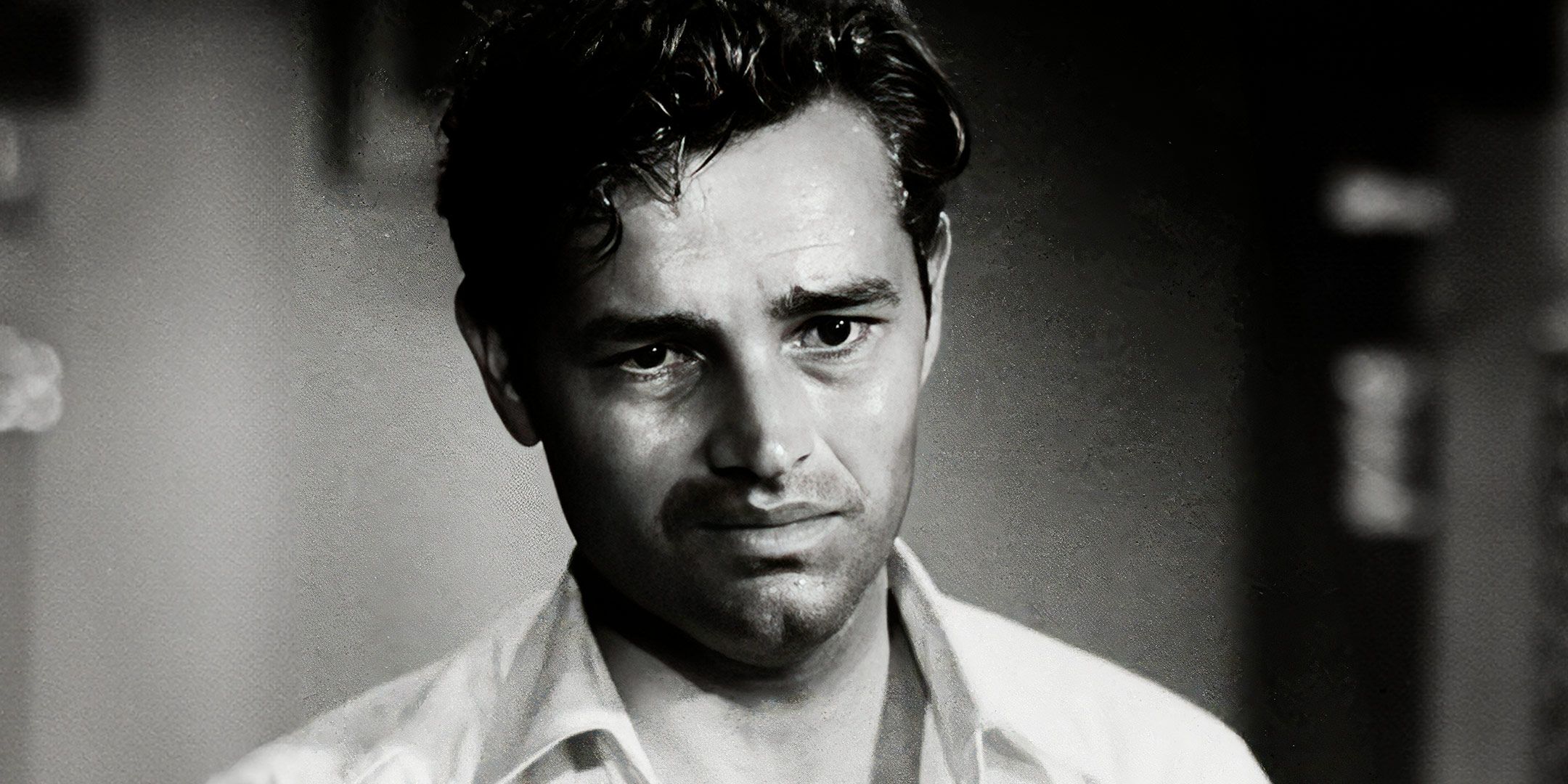 Tom Neal frowns in Detour