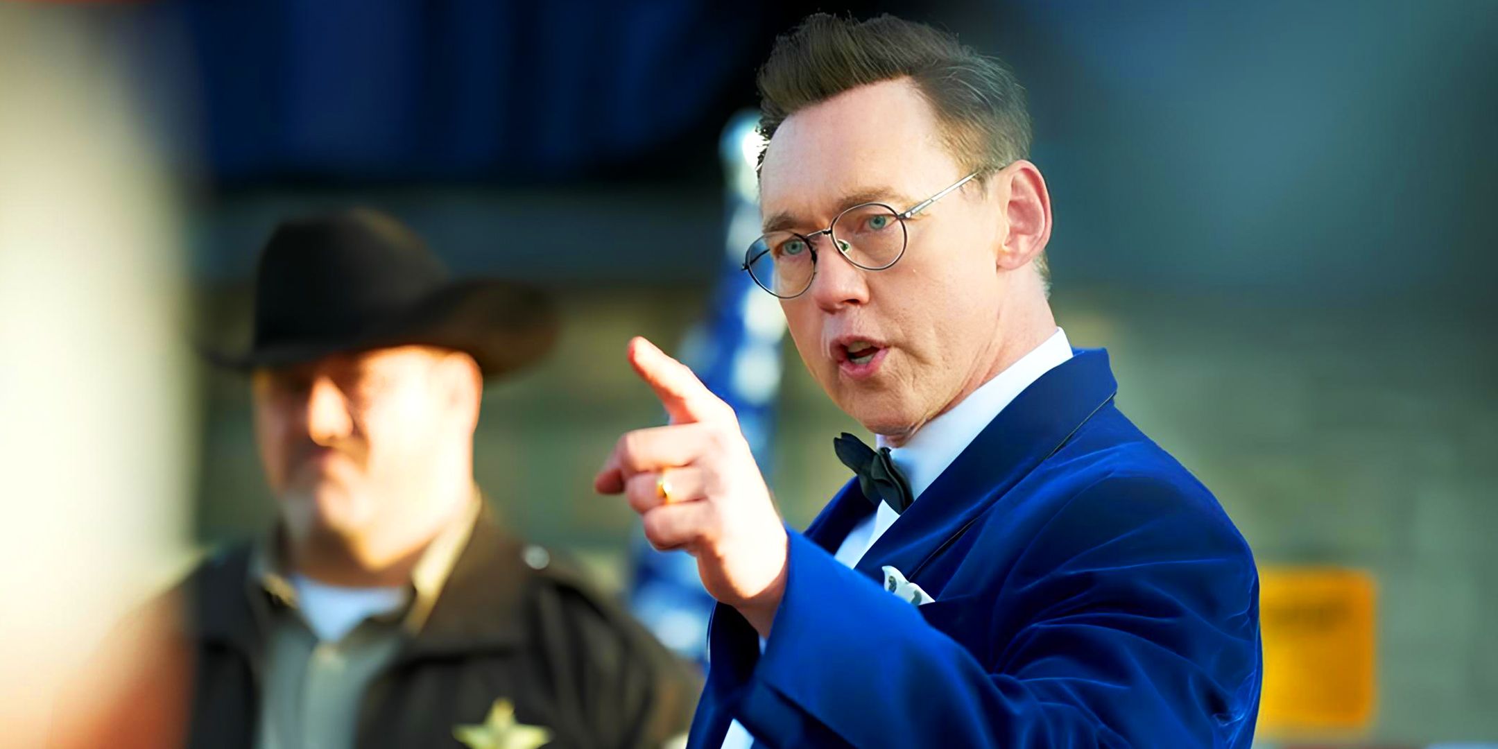 Kevin Durand as Arthur Hill pointing in Clown in a Cornfield