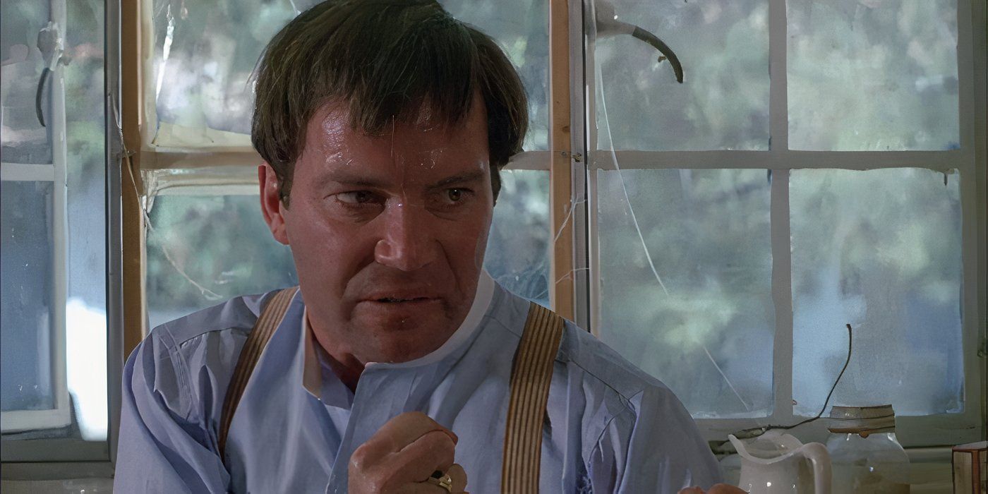 Baxter (Shatner) holds up his hands and prepares to fight in Big Bad Mamma