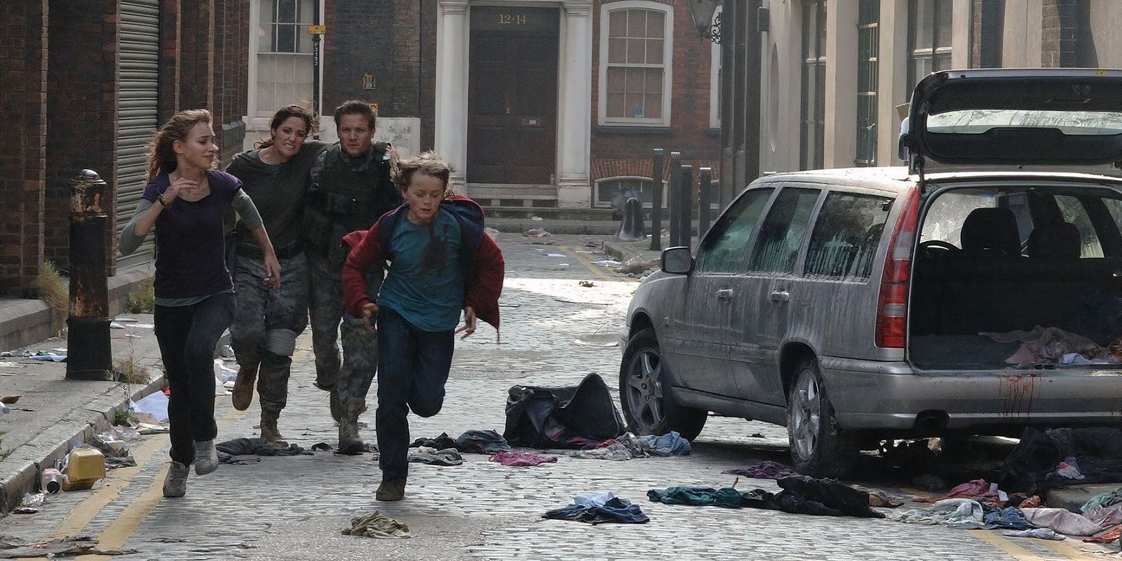 The group in 28 Weeks Later running through London